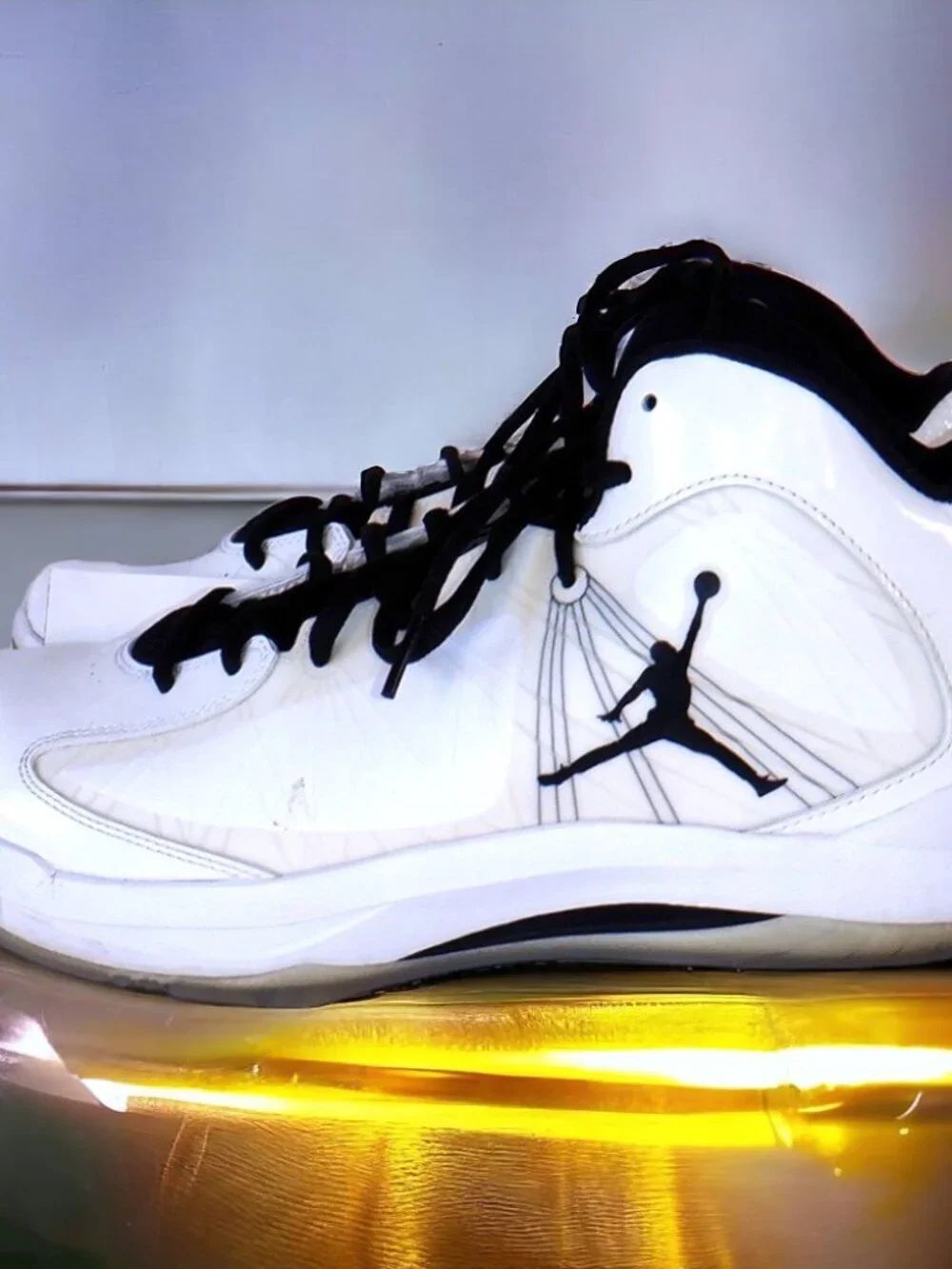 Jordan Fly Wire White Black Basketball Shoes Men's Size 10.5